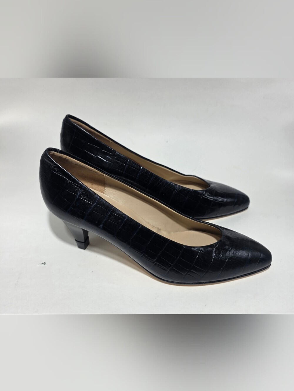Caressa Made in Italy Black Leather Croc Embossed Pointed Toe Pumps Women's 5M
